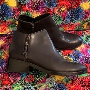 Cole Haan Black Leather Ankle Booties 8.5B